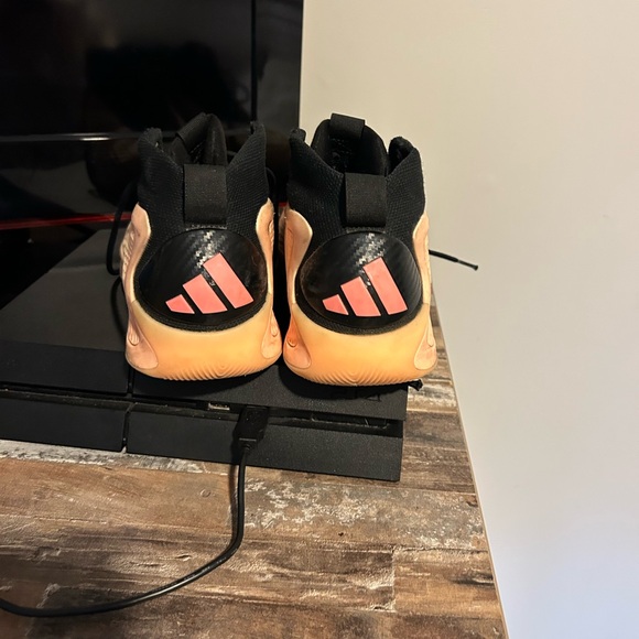 Adidas Harden Stepback basketball sneakers - Picture 4 of 4